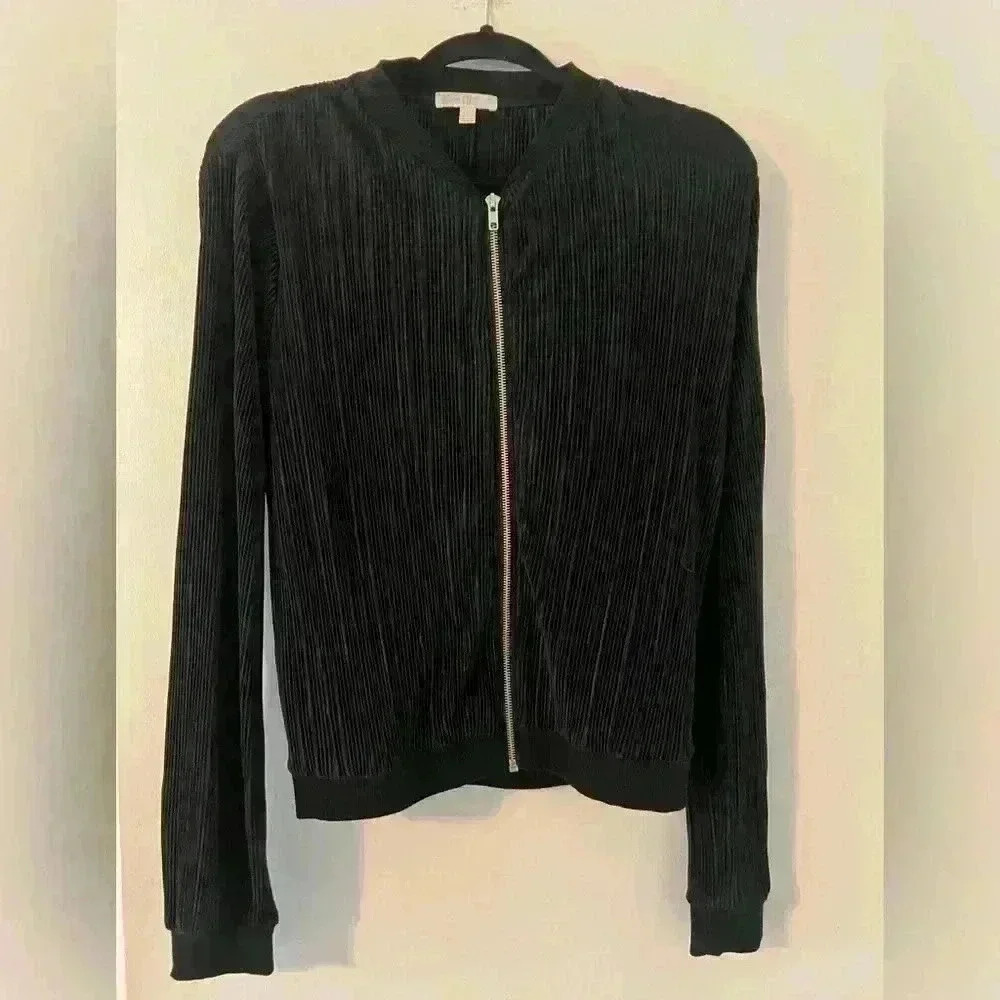 Love Fire brand lightweight jacket size large (G120)